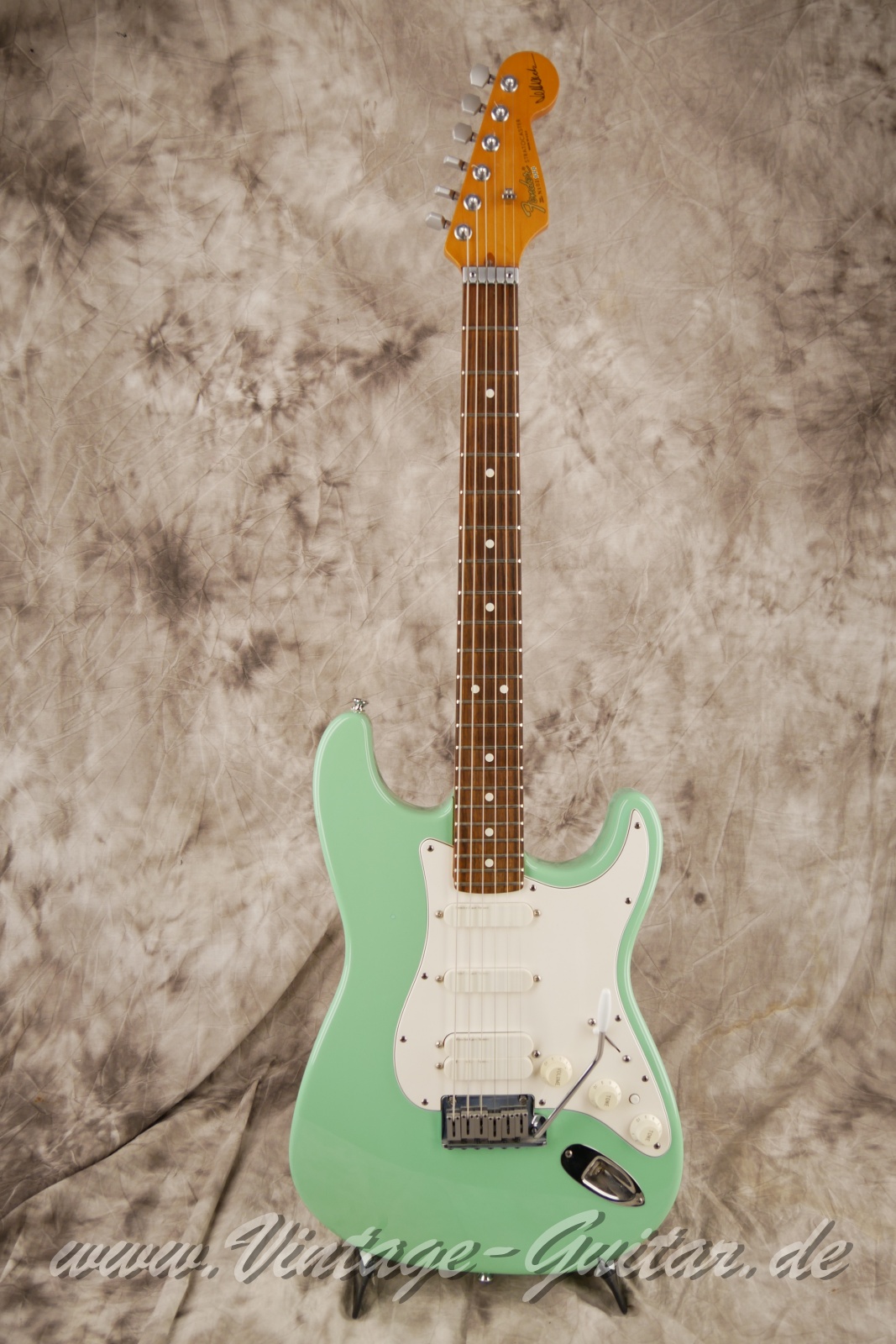 img/vintage/5765/Fender_Stratocaster_Jeff_Beck_USA_surf_green_1991 -001.JPG